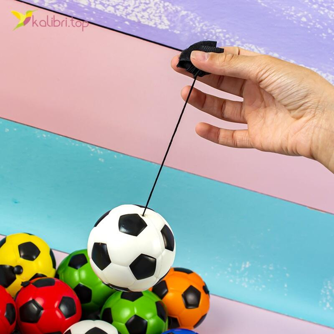 Мячи поролоновые Футбольные на резинке 7,6 см оптом фото 02